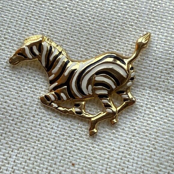 Enamel Zebra Gold Tone Brooch. - Picture 1 of 4